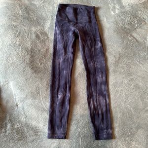 practically brand new lululemon legging in blue the dye